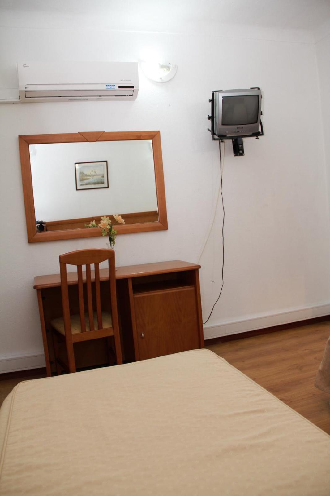 Residencial Parque Bed and Breakfast Celorico Da Beira Exteriör bild